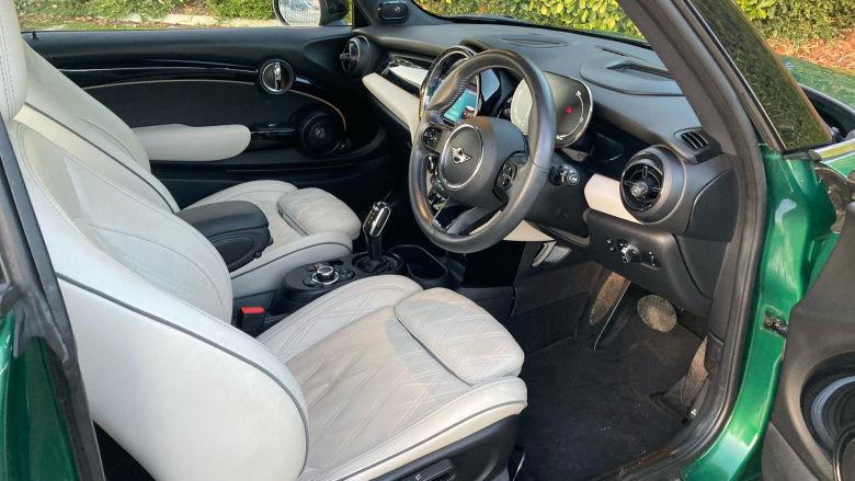 MINI Hatchback 135kW Cooper S Level 3 33kWh 3dr Auto Electric Hatchback